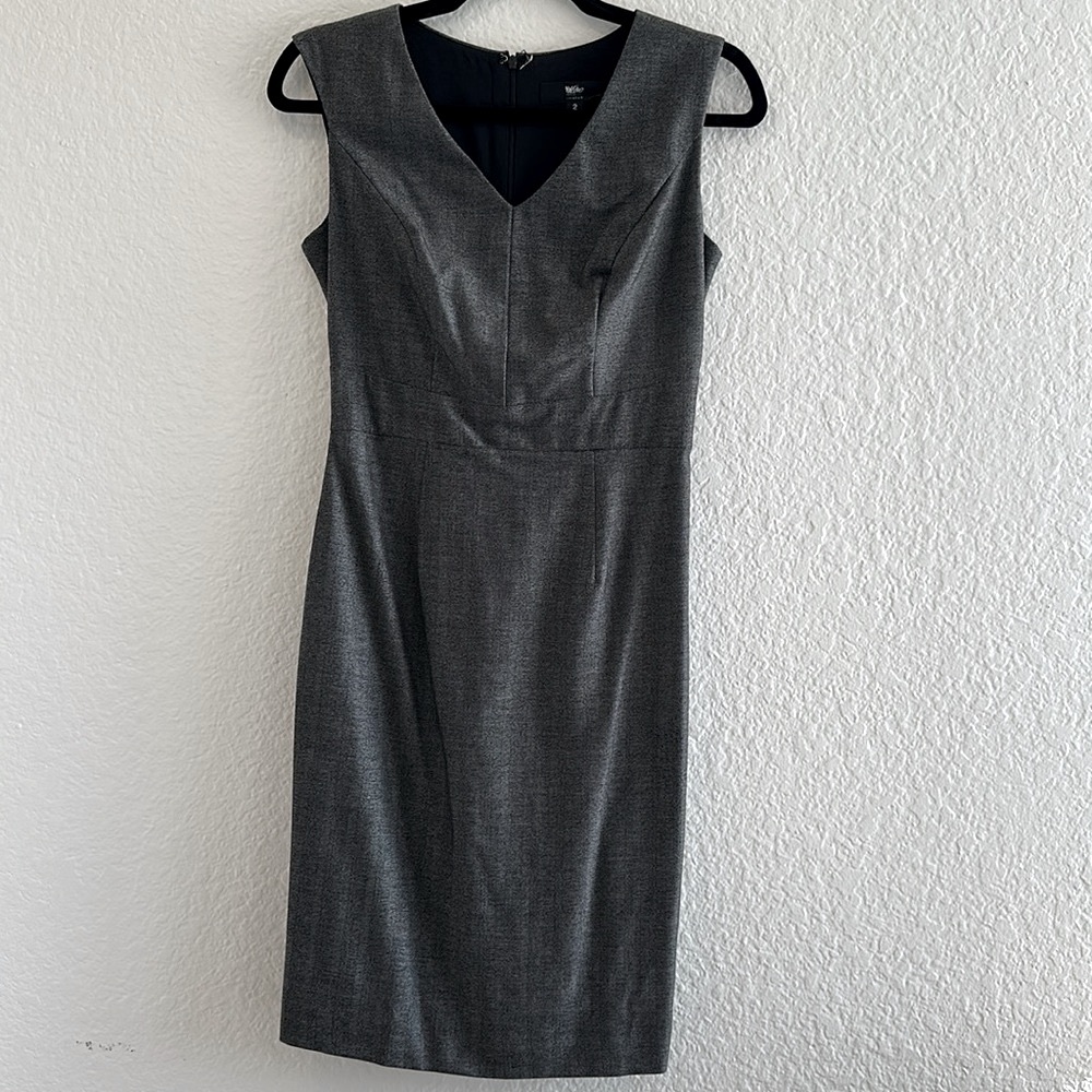 Gray V-Neck Sleeveless Career‎ Lined Sheath Dress.